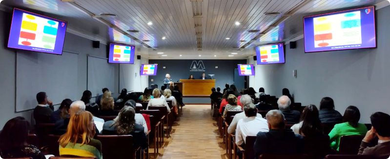 AMDC Capacita: nuevo ateneo clínico el 10 de agosto class=
